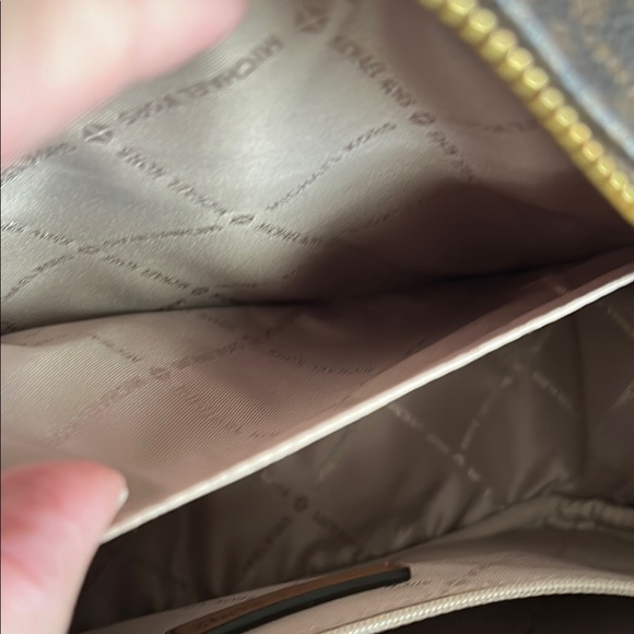 Michael Kors Jet Set Bag with Monogram Print NWOT - Picture 8 of 12